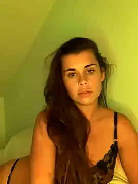 MonserratJan – webcam model profile photo Image 5