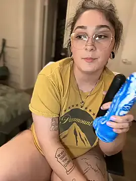 Alix_Valentine Image 2