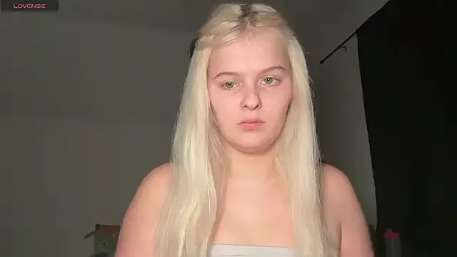  – webcam model profile photo Image 19