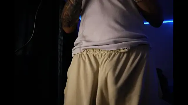 DominantAlex18 – webcam model profile photo Image 3