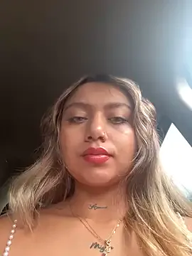 EmiBrow – webcam model profile photo Image 15