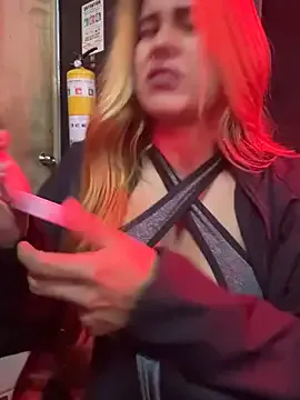 roouse – webcam model profile photo Image 14