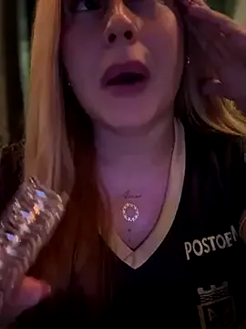 roouse – webcam model profile photo Image 5