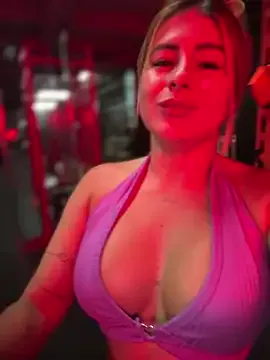 roouse – webcam model profile photo Image 6