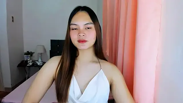 roouse – webcam model profile photo Image 10