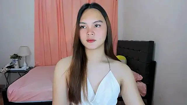 roouse – webcam model profile photo Image 9