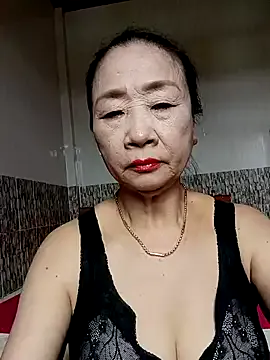 roouse – webcam model profile photo Image 9