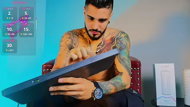 zui_lu – webcam model profile photo Image 8