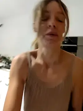 desitease – webcam model profile photo Image 2