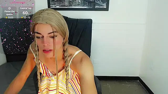 SEXYY_TRANSY_WITH_GIRL – webcam model profile photo Image 2