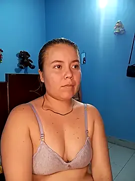 NATINATU252525 – webcam model profile photo Image 2