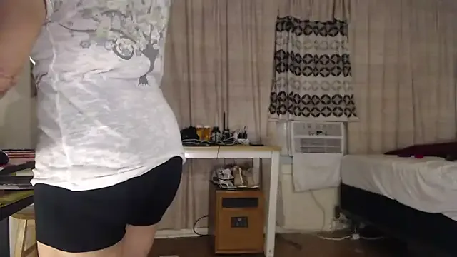 Yui-Ch – webcam model profile photo Image 2