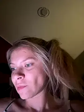 Yui-Ch – webcam model profile photo Image 6