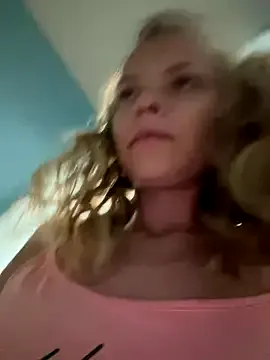 Yui-Ch – webcam model profile photo Image 8