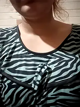 Megu_Melon – webcam model profile photo Image 9