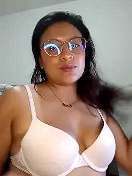 _MiaQueen_ – webcam model profile photo Image 2