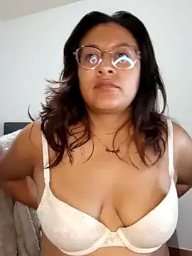 _MiaQueen_ – webcam model profile photo Image 4