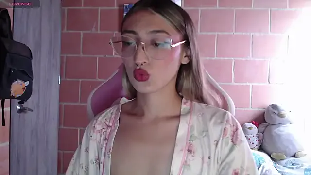 TransHotShow – webcam model profile photo Image 10