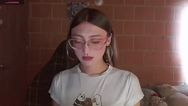 TransHotShow – webcam model profile photo Image 5