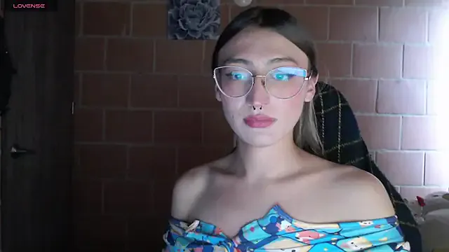 TransHotShow – webcam model profile photo Image 6