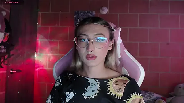 TransHotShow – webcam model profile photo Image 9