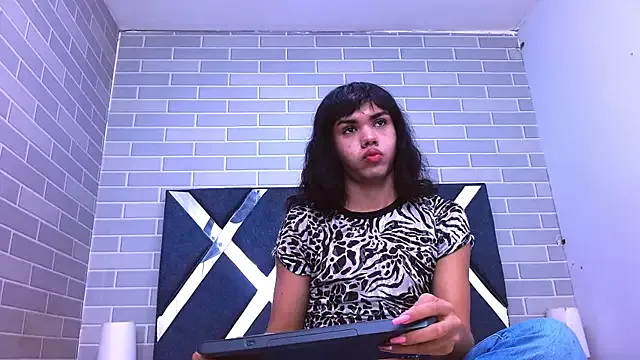 Linbaibai – webcam model profile photo Image 11