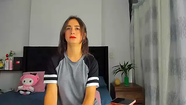 Shiny_Jennifer – webcam model profile photo Image 17