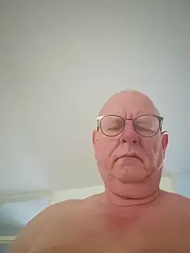  – webcam model profile photo Image 16