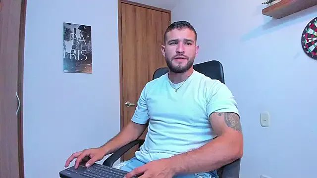 roouse – webcam model profile photo Image 11