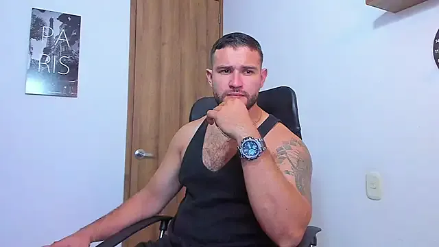 roouse – webcam model profile photo Image 17