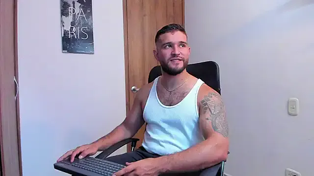 roouse – webcam model profile photo Image 8
