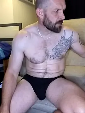 roouse – webcam model profile photo Image 18