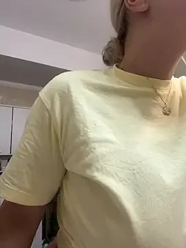 VioletFisher – webcam model profile photo Image 5