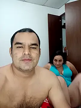 LT-333 – webcam model profile photo Image 11