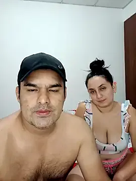 LT-333 – webcam model profile photo Image 13