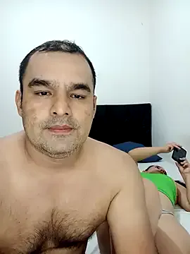 LT-333 – webcam model profile photo Image 7