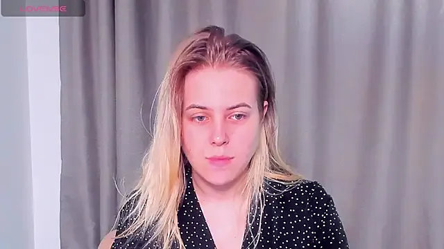  – webcam model profile photo Image 12