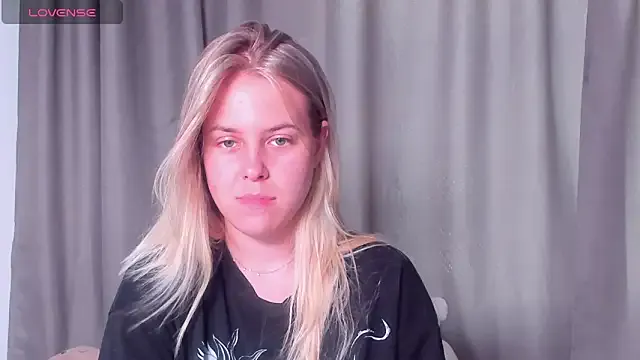  – webcam model profile photo Image 19