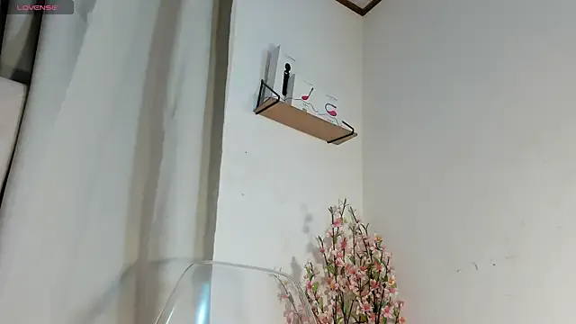 KeiraLis – webcam model profile photo Image 9