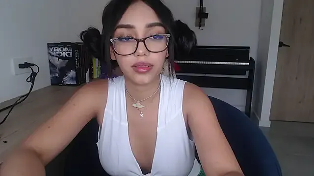 Humsafar-HDX-13 – webcam model profile photo Image 6