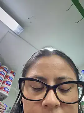 Angie_e Profile Image