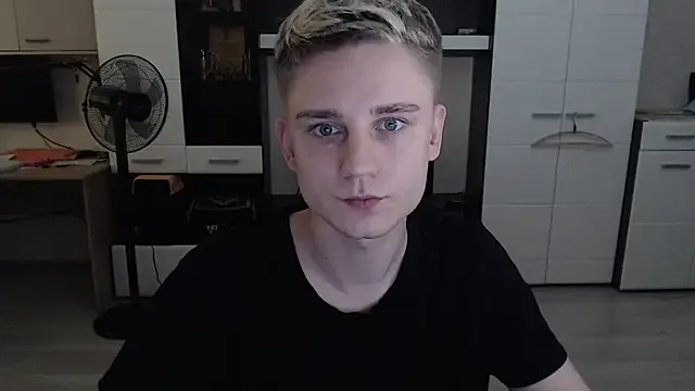 roouse – webcam model profile photo Image 17