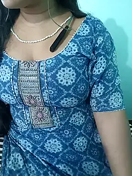 _Alicee_1 – webcam model profile photo Image 14