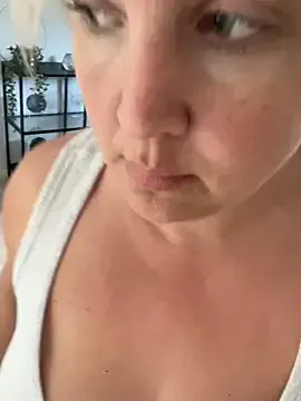 Anna_Alexa Image 14