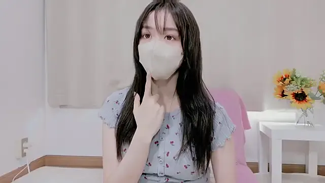 oypo – webcam model profile photo Image 3