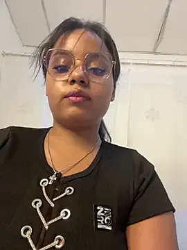 SunnyBlair – webcam model profile photo Image 13