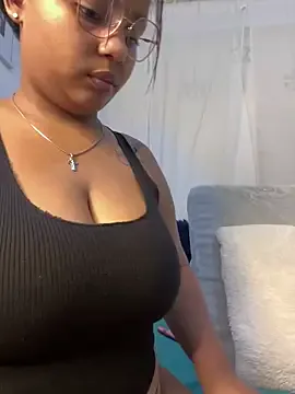 SunnyBlair – webcam model profile photo Image 8