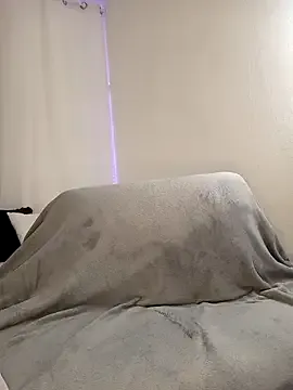 roouse – webcam model profile photo Image 19