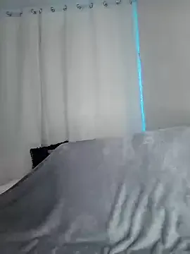 roouse – webcam model profile photo Image 5