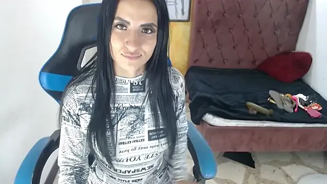 zui_lu – webcam model profile photo Image 9